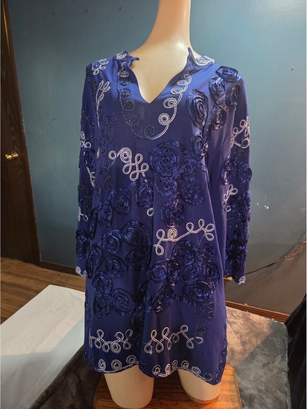Investments II Blue Long Sleeve Embroidered Tunic Top with Floral Appliqué